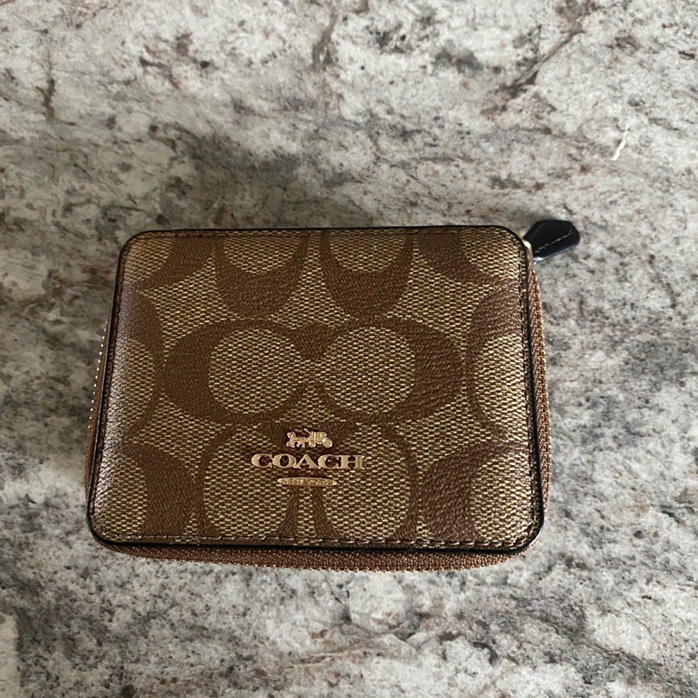COACH NWOT pill box.